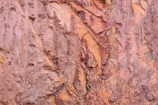 Mountain showing red soil — Stock Photo, Image