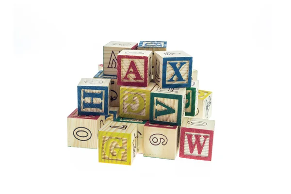 Pila de bloques de alfabeto de colores —  Fotos de Stock