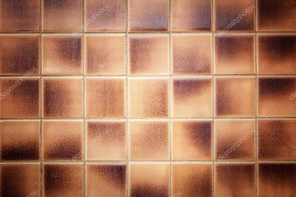 Azulejos marrones baños | pared del baño de cerámica marrón — Foto de