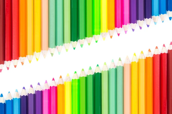 Закрыть цветные карандаши, изолированные на белом — стоковое фото