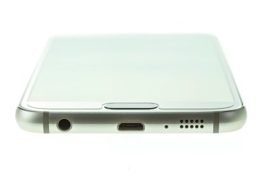 Makro alt kısmı beyaz izole smartphone