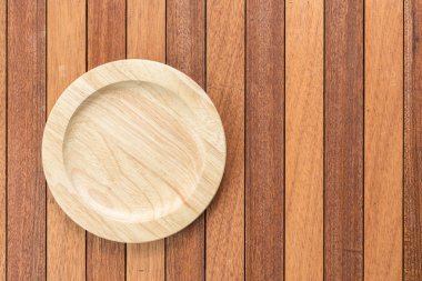 Ahşap masa boş ahşap tabak