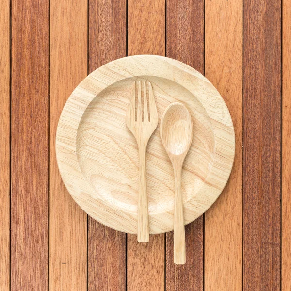 Boş ahşap tabak, çatal ve kaşık ahşap tablo
