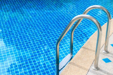 Paslanmaz çelik merdiven ile Açık Yüzme Havuzu