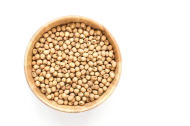 Beyaz arka plan üzerinde izole kase soya fasulyesi 