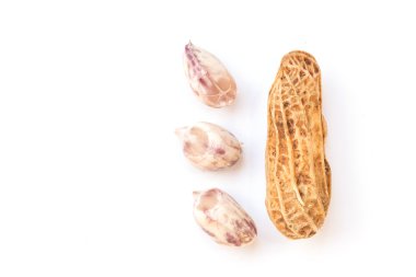 Beyaz üzerine haşlanmış fıstık kapatın 