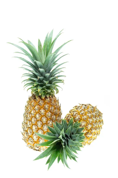 Ananas frais isolé sur fond blanc — Photo