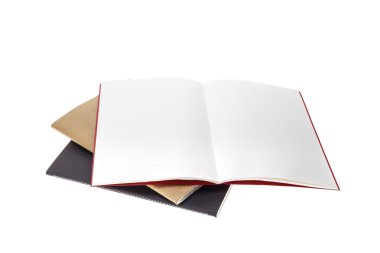 Açık defter üzerinde beyaz izole kapatmak