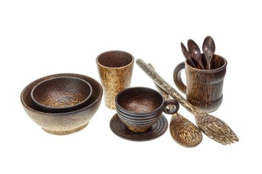 Mutfak malzemesi üzerinde beyaz izole palm Wood yapılan set