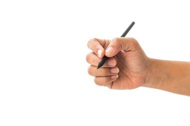 Siyah üzerine beyaz izole kalem tutan kadın kontrolden kapatın