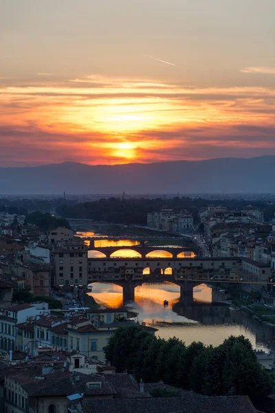 무렵의 이탈리아 피렌체 개선문 — 스톡 사진