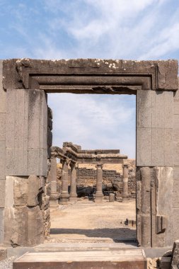 Korazim Ulusal Parkı 'ndaki antik sinagog. İsrail 'deki antik Yahudi kasabasının kalıntıları.