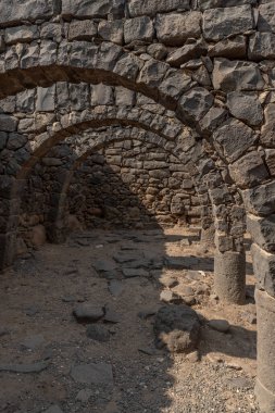 Korazim Ulusal Parkı 'ndaki antik konutlar. İsrail 'deki antik Yahudi kasabasının kalıntıları.