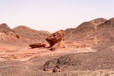 Güzel, nefes kesici ve İsrail 'in güneyindeki Eilat yakınlarındaki Timna parkı..