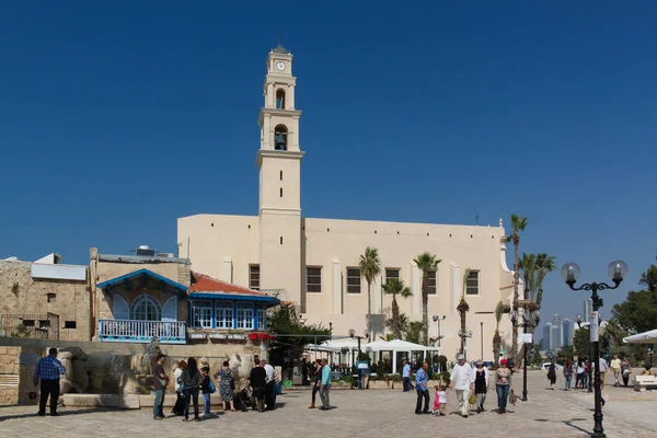 以色列贾法老城设有钟楼的圣彼得教堂 — 图库照片