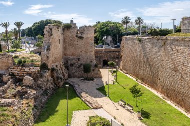 Acre 'deki Doğu Duvarı' nın yanındaki Hendek Bahçesi, İsrail 'deki Akko.. 