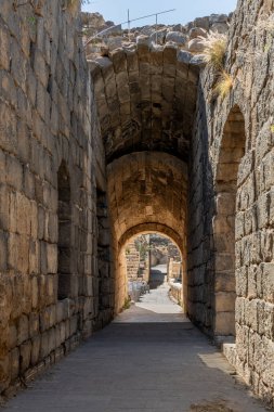 Bet Shean Ulusal Parkı 'ndaki amfi tiyatroya giriş..
