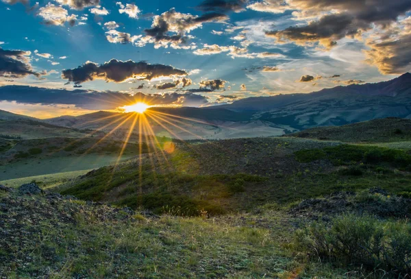 O raio dourado do sol — Fotografia de Stock