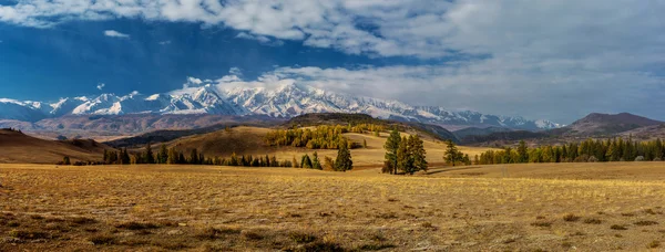 Automne dans les montagnes — Photo