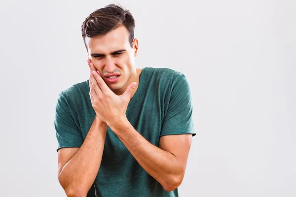 L'uomo sta avendo mal di denti . — Foto Stock