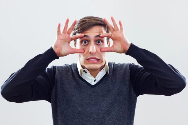 El hombre de negocios está tratando de mantener los ojos abiertos — Foto de Stock