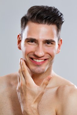 yakışıklı bir adam portresi