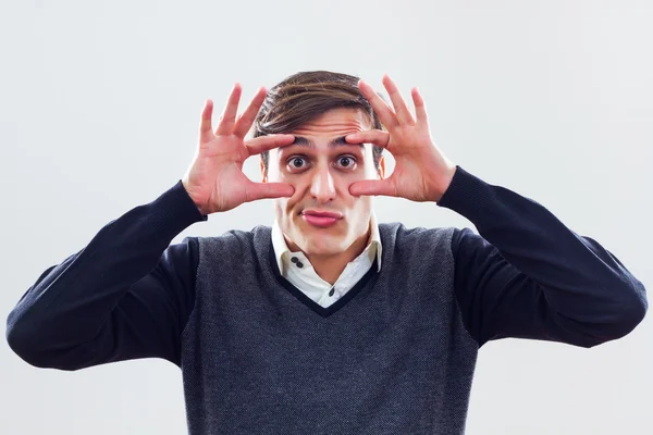 El hombre de negocios está tratando de mantener los ojos abiertos — Foto de Stock