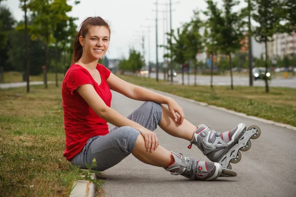 Menina desportiva sorri — Fotografia de Stock