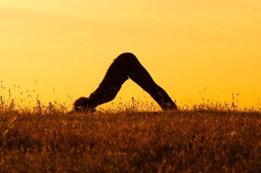 Yoga yapan kadın