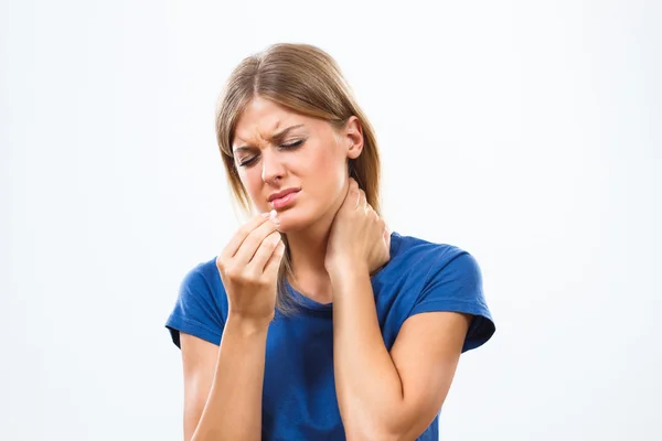 Frau hat Nackenschmerzen — Stockfoto