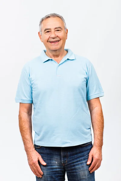 mutlu gülümseyen yaşlı adam
