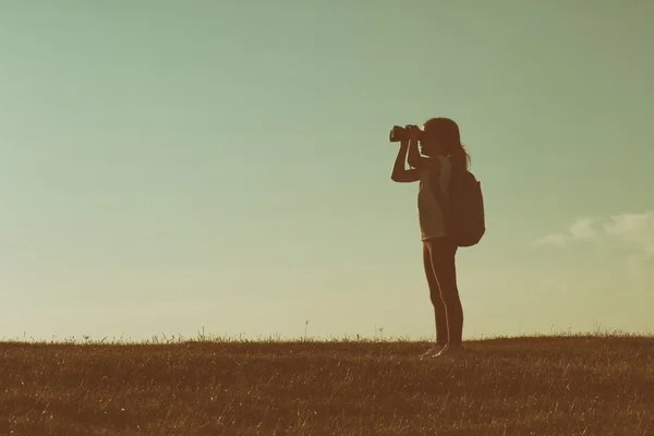 自然界の少女は — ストック写真