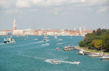 Venedik 'teki St. Mark Kanalı' nın deniz girişi panoramik.