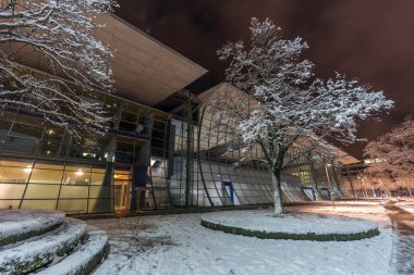 Hannover cadde görünümü kış akşam.