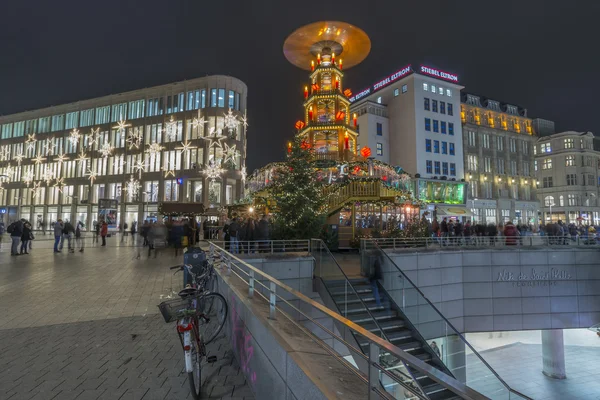 ปิรามิดคริสต์มาสใน Hannover — ภาพถ่ายสต็อก