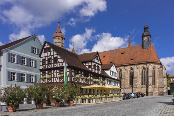 Feuchtwangen, Almanya - 17 Ağustos 2014: Feuchtwangen Bavaria, Almanya için tarihi bir kent olan — Stok fotoğraf