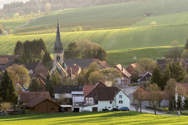 Hilly landscape and country town in Lower Saxony — Stock Photo, Image