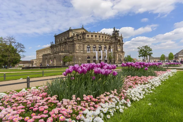 Semper Opera huset av Dresden — Stockfoto