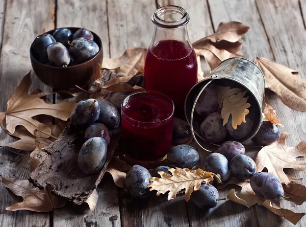 Suco de ameixa caseiro — Fotografia de Stock