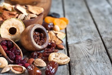 kurutulmuş meyve karışımı