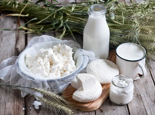 Produtos lácteos e grãos — Fotografia de Stock