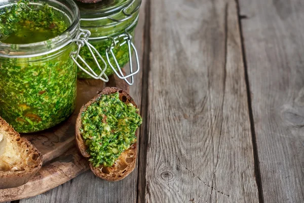 Cilantro pesto fundo — Fotografia de Stock