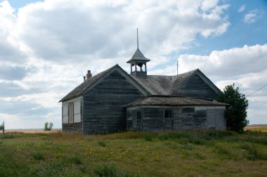 eski terkedilmiş kilise