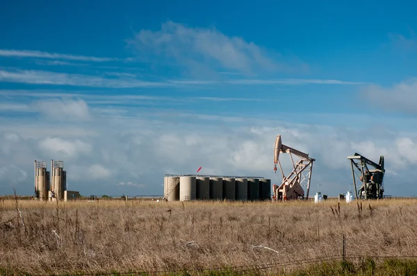 Une vue de puits de pétrole — Photo