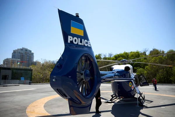 05.11.2021 Oekraïne. Kiev. Forum Oekraïne 30. Expositie politie helikopter van Oekraïne. — Stockfoto