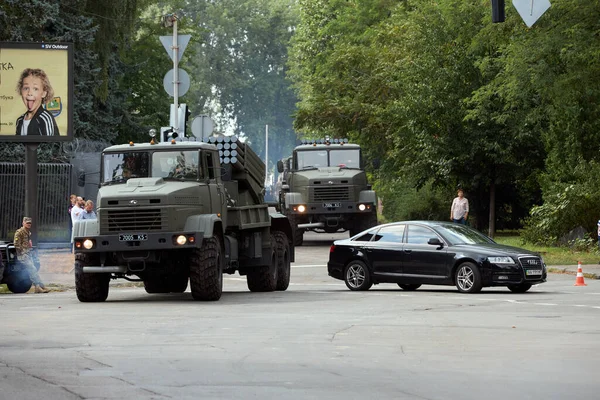 18.08.2021 Ukraine. Kiew. Probe für die Parade zum Unabhängigkeitstag der Ukraine. — Stockfoto