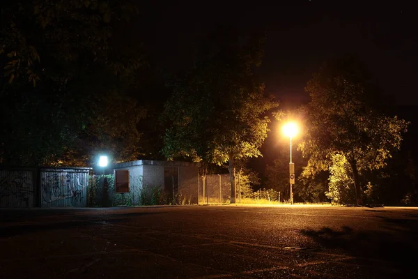 Escena Nocturna Con Luces Calle Contrastantes Frías Cálidas —  Fotos de Stock