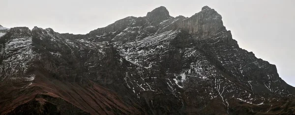 파노라마처럼 보이는 산등성이 — 스톡 사진