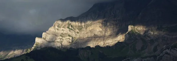 Панорамний Вид Гірську Ногу Хребтом — стокове фото