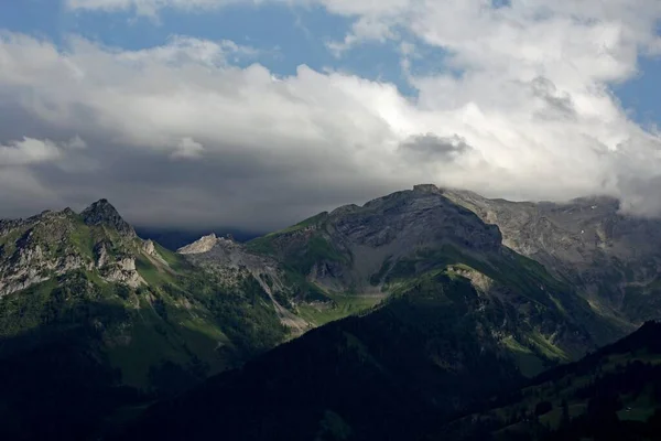 Альпійські Пейзажі Горами Хмарами — стокове фото